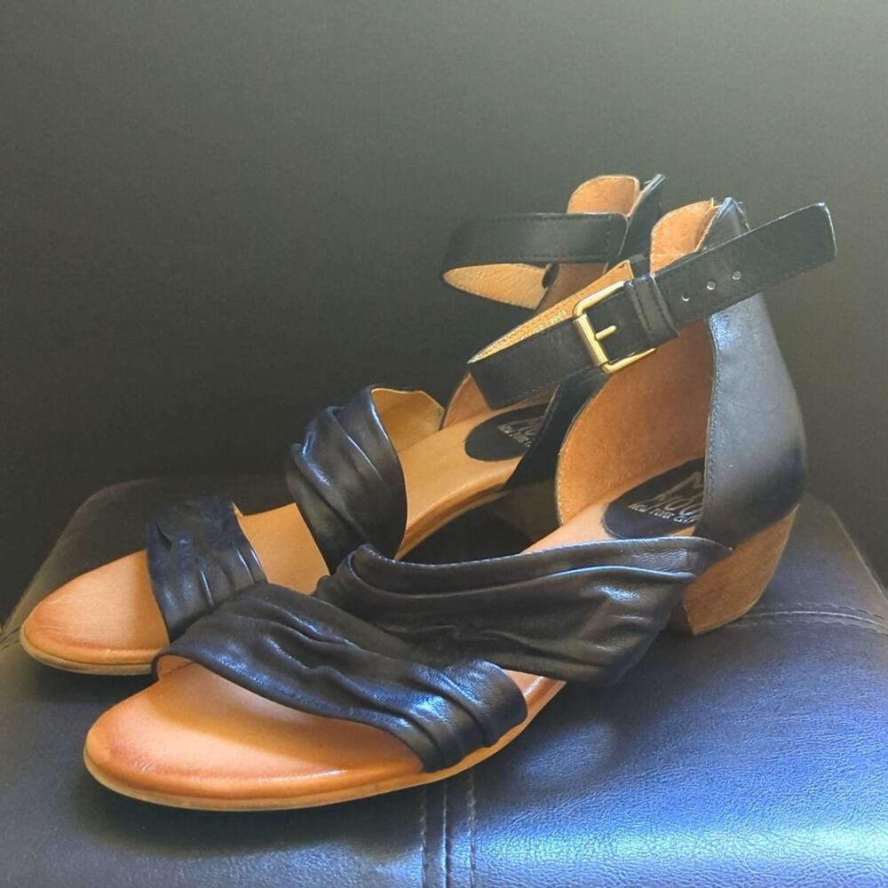 Miz Mooz Cassie Leather Strappy Comfort Buckle Heel Sandals Size 10.5-11 Wide